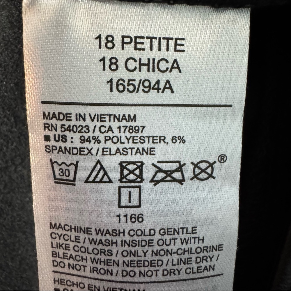 Old Navy High Rise Pixie Straight Faux Leather Pants in Black. NWT. Size 18P - Picture 10 of 14